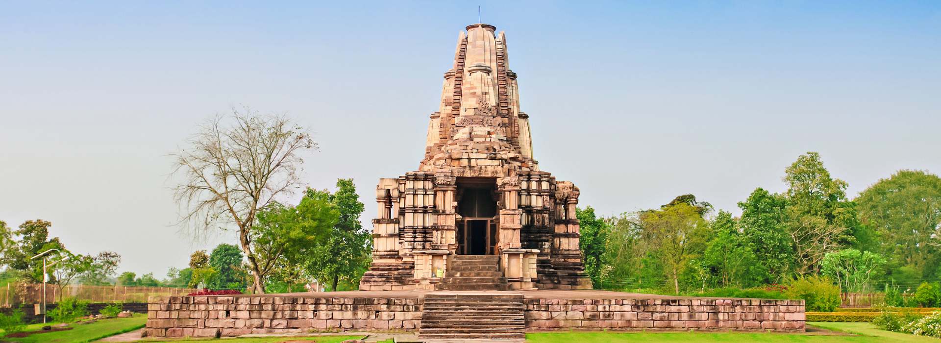 Golden Triangle Tour with Orchha Khajuraho Varanasi
